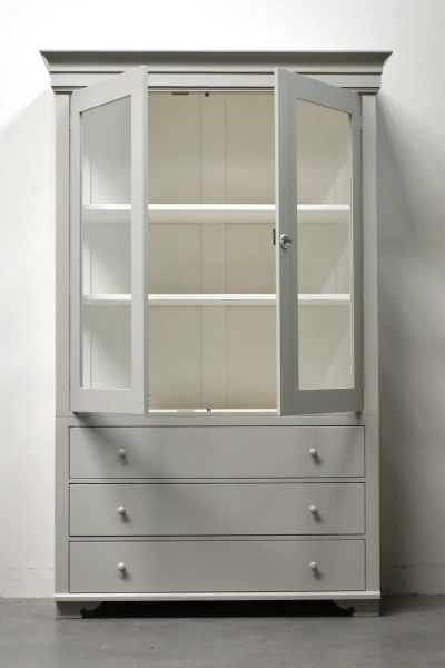 Zweedse vitrinekast 2-7032