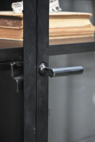 Apothekerskast Ivar Noir