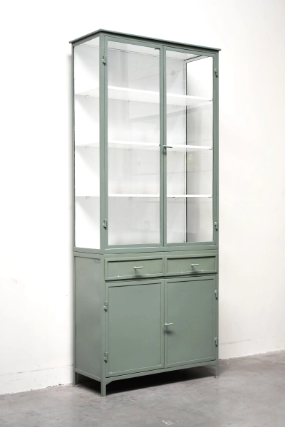Apothekerskast Ivar Ladre Lindegroen